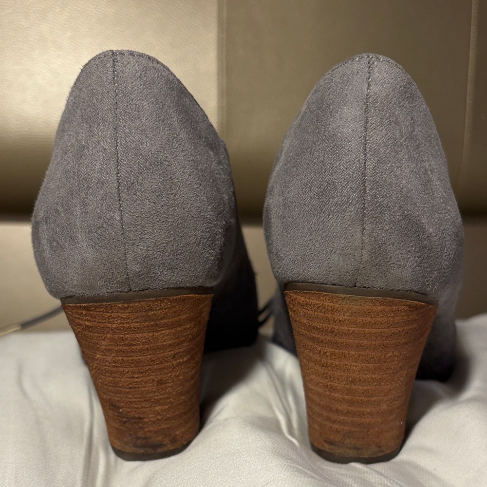 Dr. Scholl's Gray Perforated Heels - Picture 5 of 5